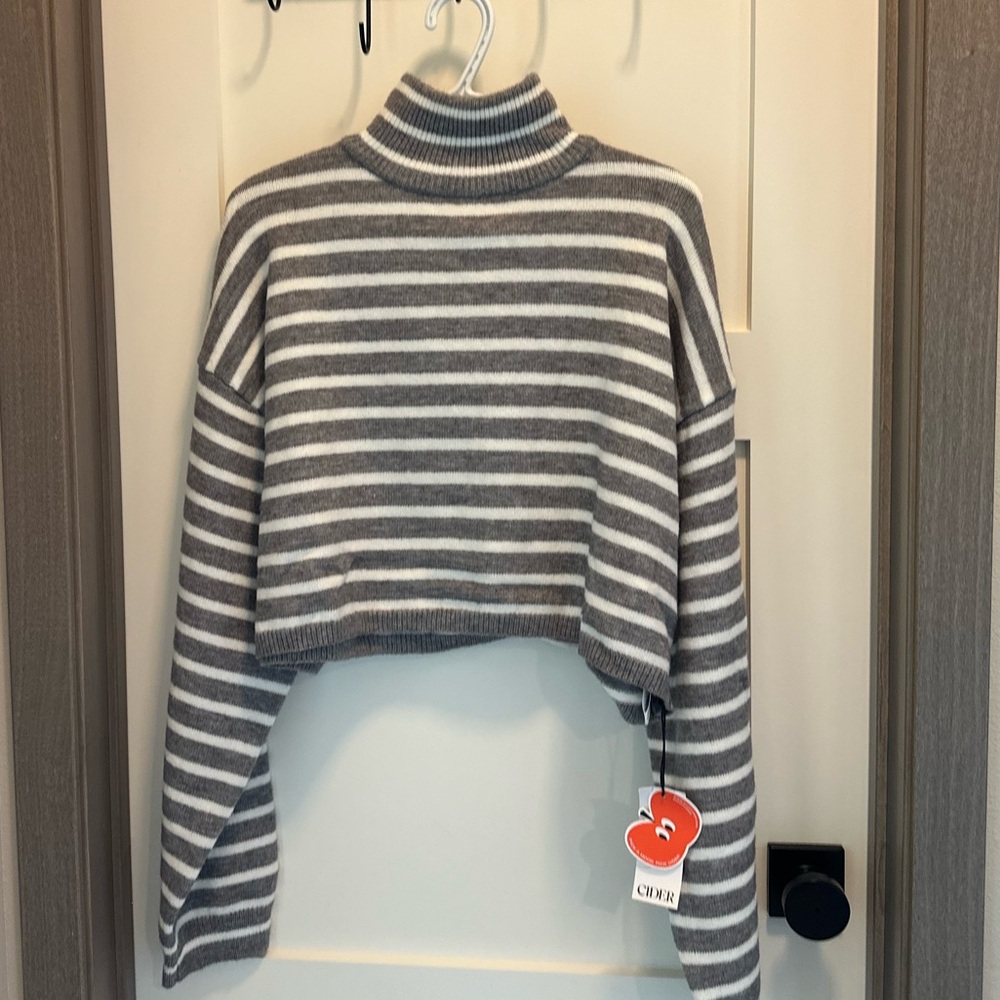 NWT Cider cropped turtleneck sweater